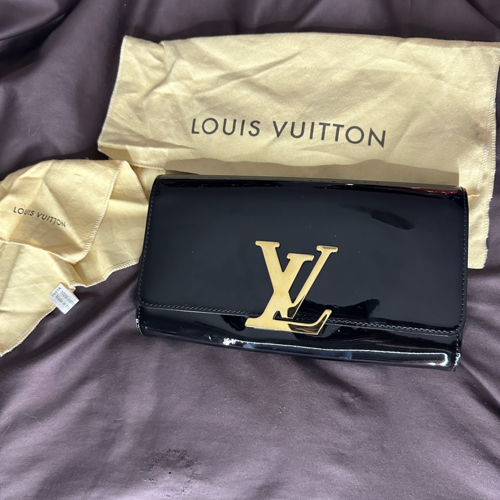 Authentic Louis Vuitton clutch bag wallet
